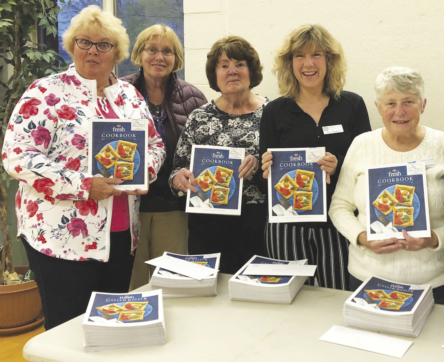 Hannaford donates cookbooks to Carroll County Altrusa Club